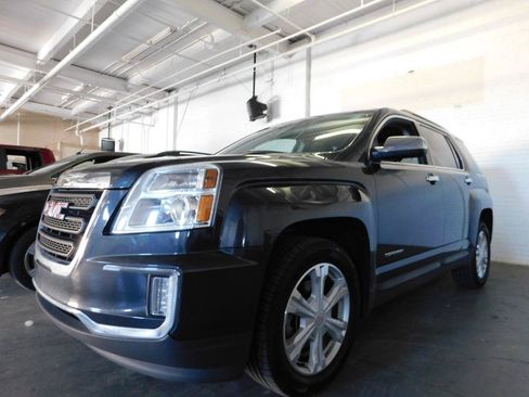 Used 2017 GMC Terrain SLE w/ Chrome Edition AWD/4WD image 6