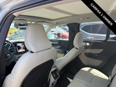 Used 2024 Volvo XC40 B5 Plus AWD/4WD image 7