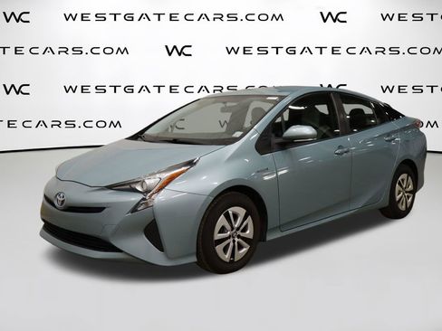 Used 2016 Toyota Prius Two image 1
