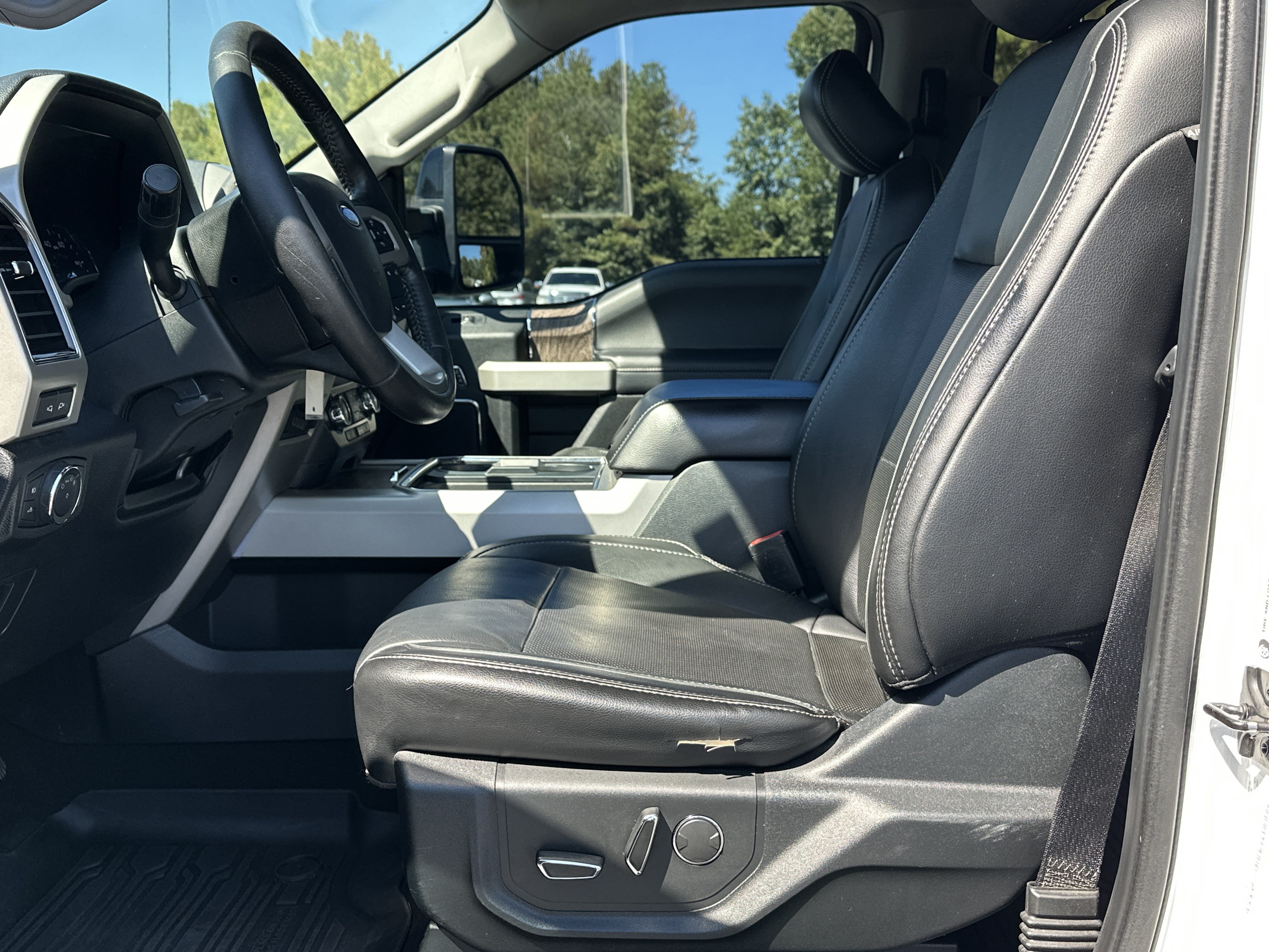 Used 2019 Ford F250 Lariat AWD/4WD image 9