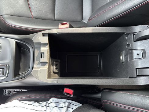 Used 2023 Chevrolet Equinox RS w/ RS Leather Package image 33