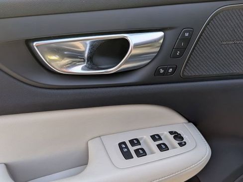 Certified 2025 Volvo V60 B5 Cross Country Ultra image 24