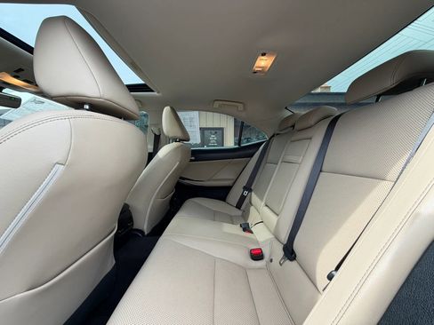Used 2019 Lexus IS 300 w/ Premium Package RWD image 21