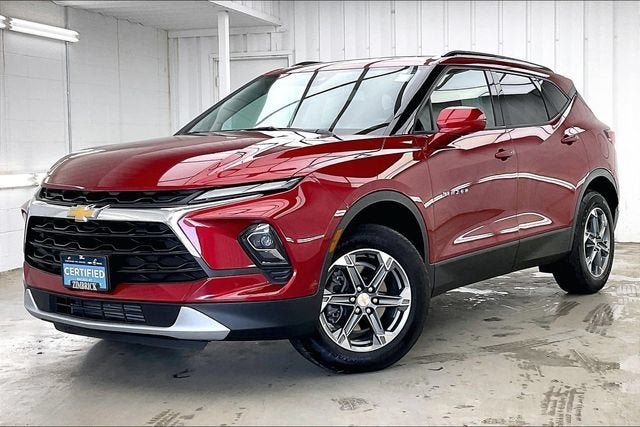 Certified 2024 Chevrolet Blazer LT w/ Convenience Package AWD/4WD image 2