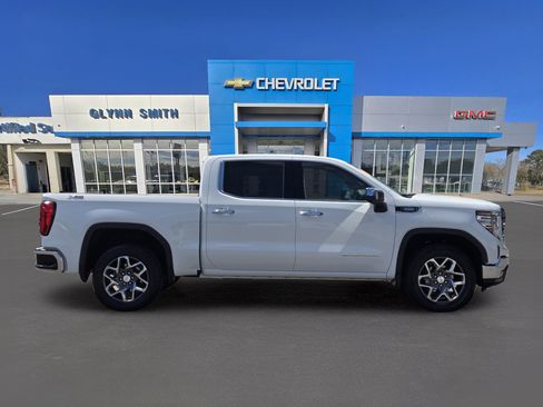 Used 2024 GMC Sierra 1500 SLT AWD/4WD image 6
