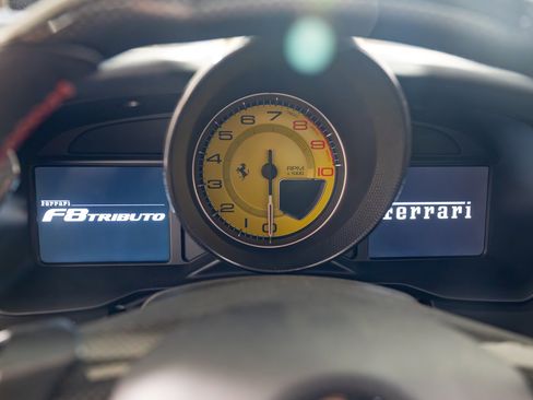 Certified 2021 Ferrari F8 Tributo RWD image 34