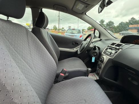 Used 2009 Toyota Yaris S FWD image 18