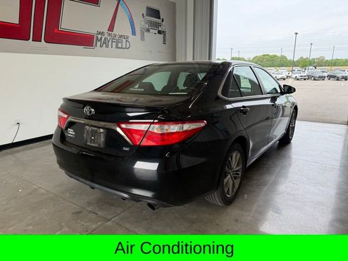 Used 2015 Toyota Camry SE image 4