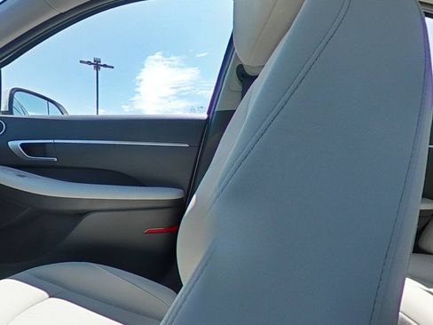 Certified 2025 Hyundai Sonata SE FWD image 30
