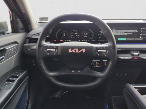Used 2024 Kia EV9 Land AWD/4WD image 16
