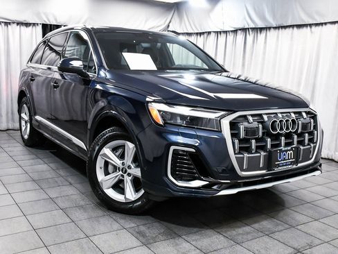 Used 2025 Audi Q7 3.0T Premium w/ Convenience Package image 3