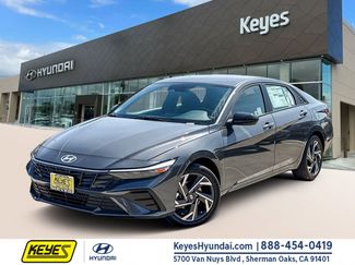 Used 2025 Hyundai Elantra SEL FWD video 1