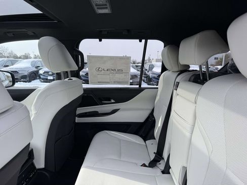 Used 2026 Lexus LX 600 4WD w/ Luxury Package image 13