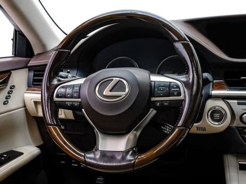 Used 2016 Lexus ES 350 w/ Luxury Package w/Wood Trim FWD image 20
