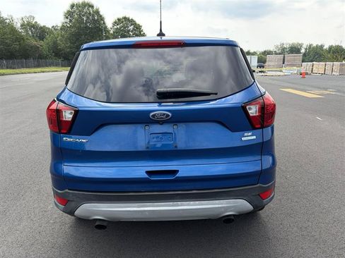 Used 2019 Ford Escape SE FWD image 8