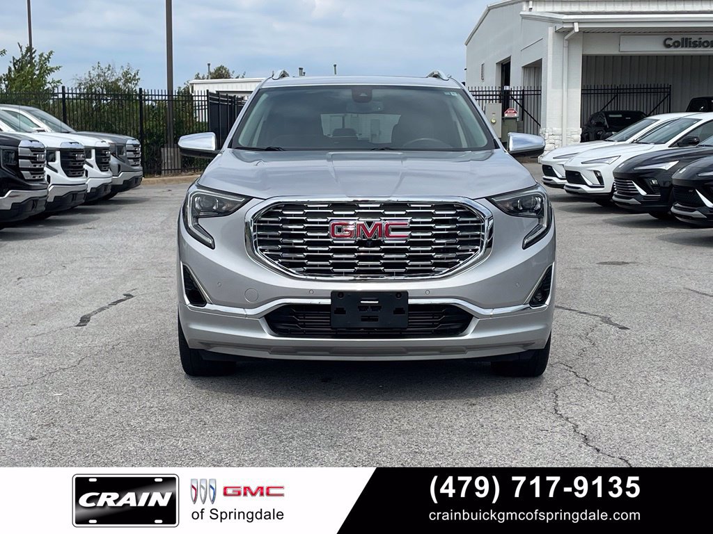 Used 2018 GMC Terrain Denali w/ Advanced Safety Package FWD image 2