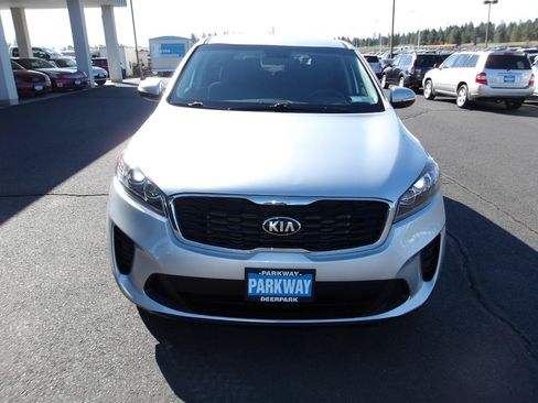 Used 2019 Kia Sorento AWD V6 image 8