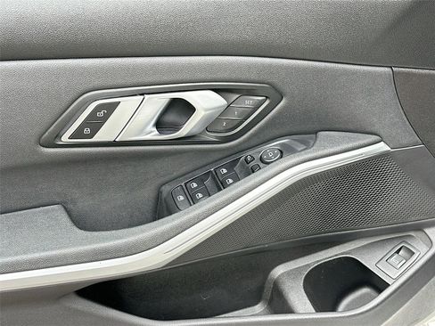 Used 2021 BMW 330i xDrive Sedan w/ Driving Assistance Package image 18
