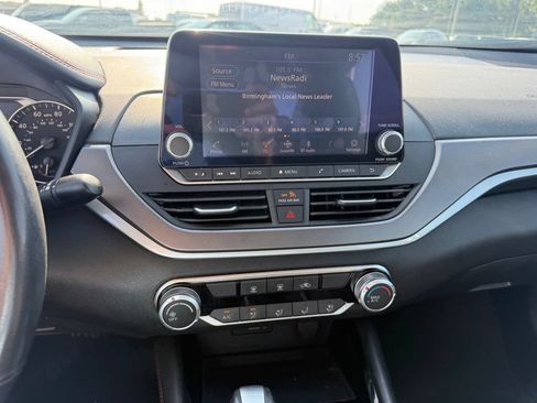 Used 2024 Nissan Altima 2.5 SR FWD image 11