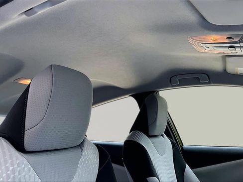 Used 2018 Toyota Prius Two w/ Prius Two Safety Plus Package FWD image 14