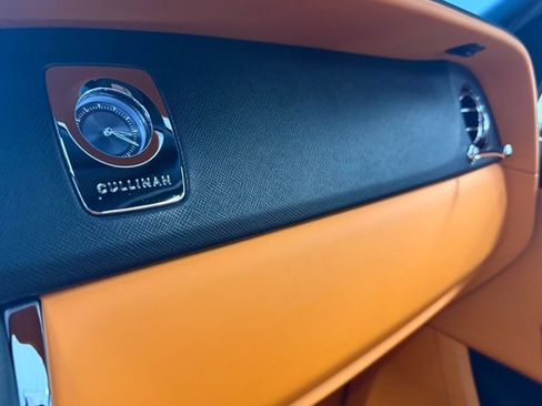 Used 2023 Rolls-Royce Cullinan w/ Dark Exterior Package image 37
