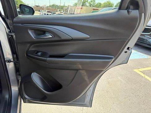 Used 2021 Chevrolet TrailBlazer RS w/ Sun and Liftgate Package AWD/4WD image 17