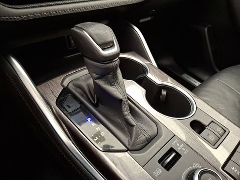 Certified 2020 Toyota Highlander Limited image 12