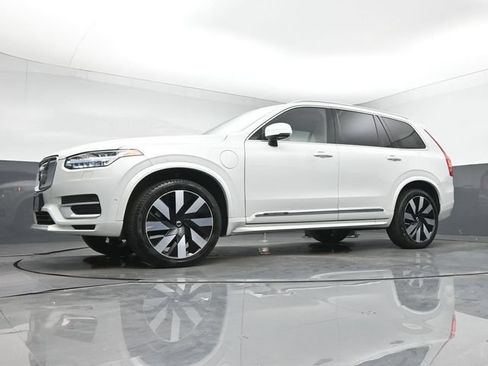 Used 2024 Volvo XC90 T8 Ultimate w/ Lounge Package AWD/4WD image 13
