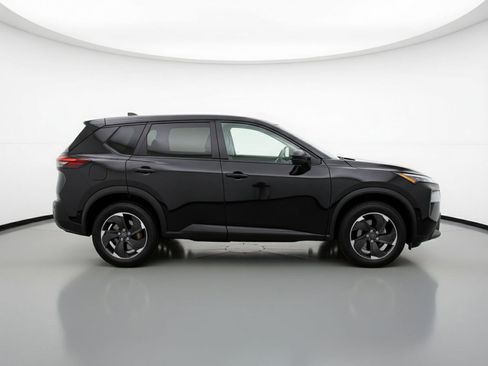 Used 2025 Nissan Rogue SV image 8