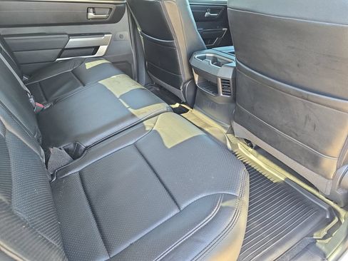Used 2022 Toyota Tundra SR5 w/ SR5 Convenience Package AWD/4WD image 11
