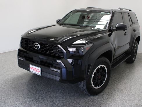 Used 2025 Toyota 4Runner TRD Off-Road Premium w/ Tow Technology Package AWD/4WD image 2