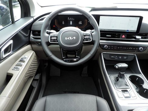New 2026 Kia Carnival FWD image 16