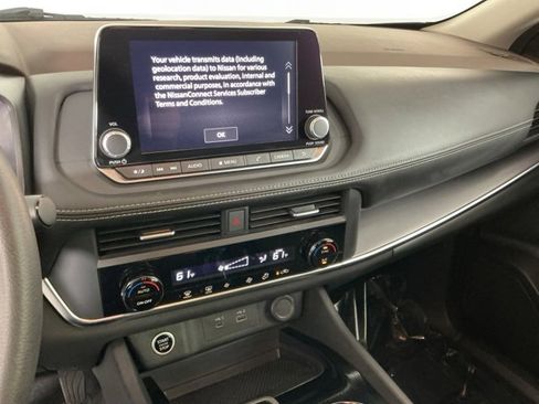 Used 2023 Nissan Rogue SV image 18