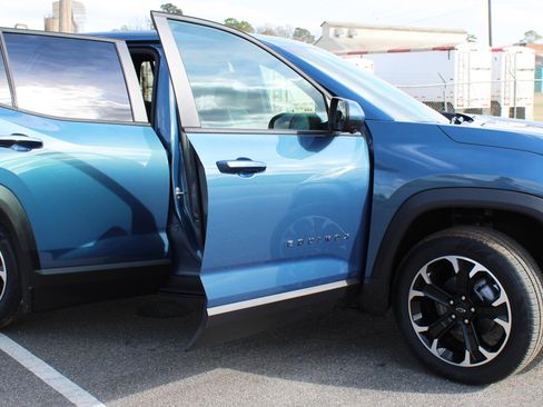 New 2026 Chevrolet Equinox LT w/ Convenience Package II image 10