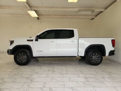 New 2026 GMC Sierra 1500 AT4X w/ LPO, Black Badging Package