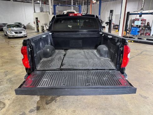 Used 2014 Toyota Tundra Limited w/ Limited Premium Package AWD/4WD image 14