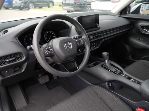 Used 2023 Honda HR-V LX image 13