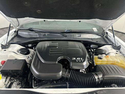 Used 2019 Dodge Charger SXT w/ Blacktop Package AWD/4WD image 32