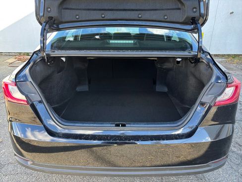 Used 2025 Toyota Camry LE image 27