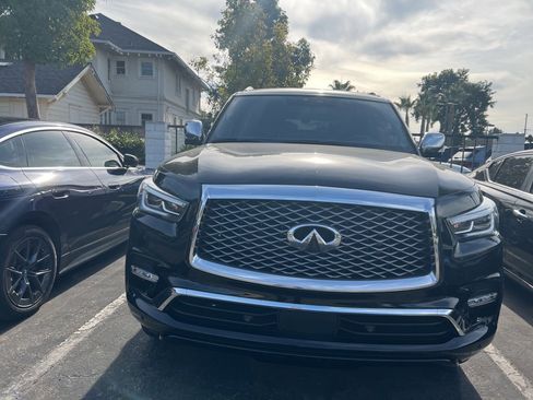 Used 2023 INFINITI QX80 Sensory w/ Cargo Package image 3
