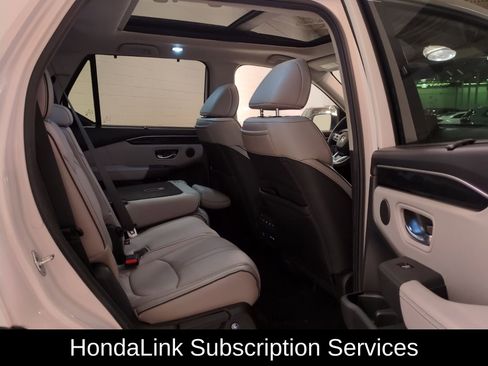 Used 2025 Honda Pilot Elite image 15