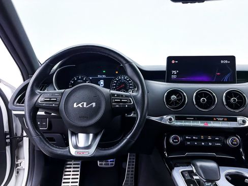 Used 2022 Kia Stinger GT2 AWD/4WD image 4