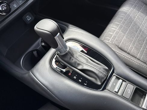 Used 2025 Honda HR-V LX image 29