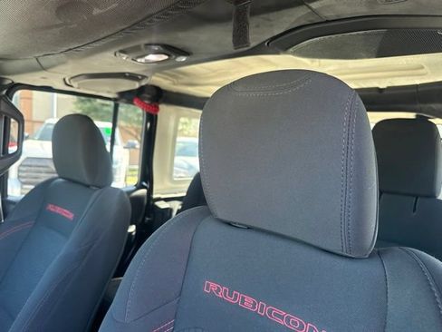 Used 2018 Jeep Wrangler Unlimited Rubicon w/ LED Lighting Group AWD/4WD image 11