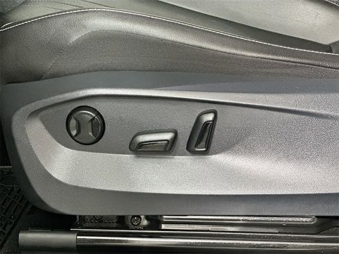 Used 2022 Volkswagen Tiguan SE R-Line image 23