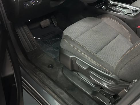 Used 2021 Chevrolet Traverse LS AWD/4WD image 23