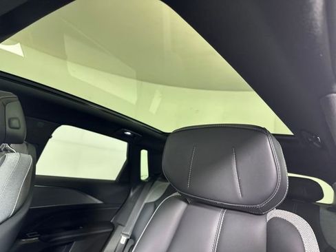 Used 2024 Cadillac Lyriq Tech image 12