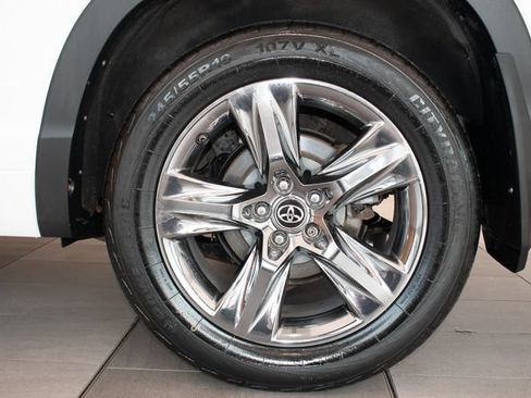 Used 2019 Toyota Highlander Limited AWD/4WD image 9