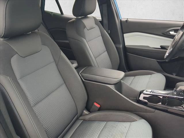 Used 2026 Chevrolet Trax LT w/ LT Convenience Package FWD image 20