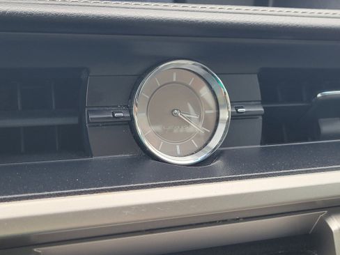 Used 2013 Lexus ES 300h image 23